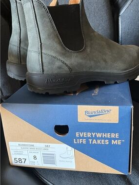 Blundstone Men's Chukka Boot in Olive Green with Black Elastic